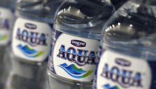 Foto : Ilustrasi Air Mineral Merk AQUA (Dok CNN Indonersia)