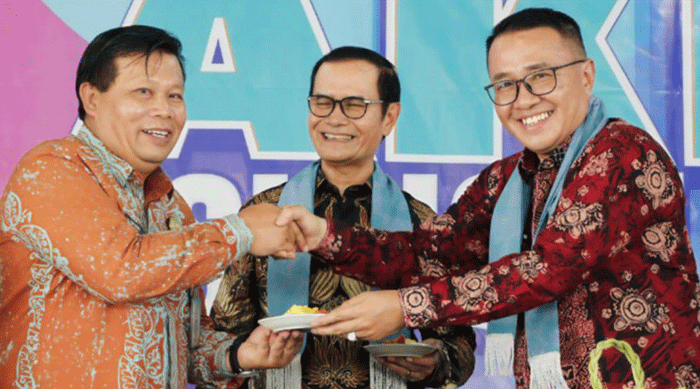 Foto : Wako Alfin Hadiri reuni SMP Negeri 1 Sungai Penuh (Dok : Diskominfosta Sungai Penuh)