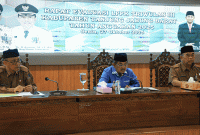 Foto : Foto : Bupati Anwar sadat Rapat Evaluasi trwulan III (Dok Pemkab Tanjab Barat)