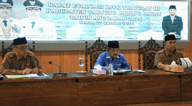 Foto : Foto : Bupati Anwar sadat Rapat Evaluasi trwulan III (Dok Pemkab Tanjab Barat)
