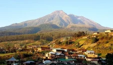 Foto : Ilustrasi kawasan Gunung Lawu yang terletak di perbatasan Jawa Timur dan Jawa Tengah. (Dok : ANTARA)