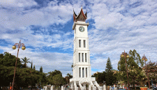 Foto : Ilustrasi Jam Gadang  Bukit Tinggi Destinasi Wisata Populer di Sumatera Barat (Dok : Istimewa)