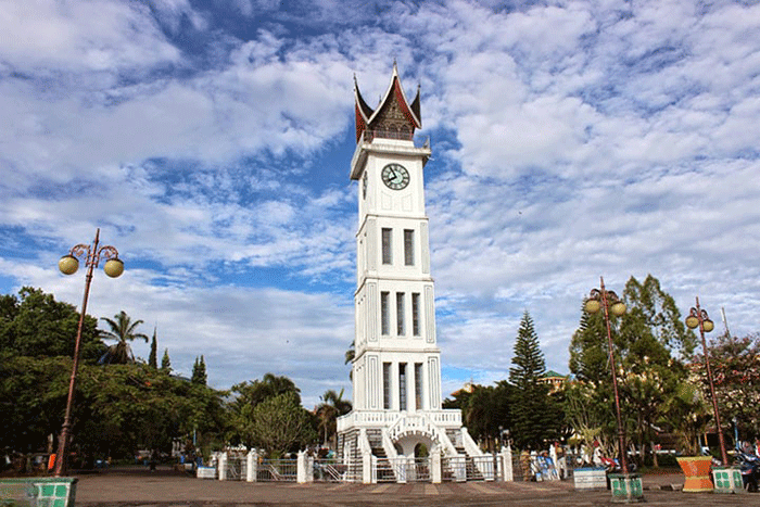 Foto : Ilustrasi Jam Gadang  Bukit Tinggi Destinasi Wisata Populer di Sumatera Barat (Dok : Istimewa)