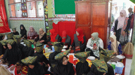 Foto : Makan Bajamba Padang Panjang (Dok : Diskominfo Padang Panjang)