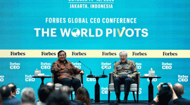 Foto : Presiden Prabowo Subianto bersama Steve Forbes, Rabu 15 oktober 2025 (Dok : Seskab RI)