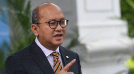 Foto : Menteri Investasi dan Hilirisasi Rosan Roeslani merespons klaim Ketua DEN Luhut Binsar Pandjaitan perihal Keppres untuk menyelesaikan utang kereta cepat Whoosh. (Dok : ANTARA FOTO/ADITYA PRADANA PUTRA)
