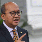 Foto : Menteri Investasi dan Hilirisasi Rosan Roeslani merespons klaim Ketua DEN Luhut Binsar Pandjaitan perihal Keppres untuk menyelesaikan utang kereta cepat Whoosh. (Dok : ANTARA FOTO/ADITYA PRADANA PUTRA)