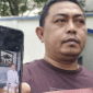Foto : Dwi Purwanto, warga Kabupaten Pekalongan, korban dugaan penipuan seleksi taruna Akpol Semarang menunjukkan bukti pertemuan dengan para pelaku di Semarang. (Dok :ANTARA/I.C. Senjaya).