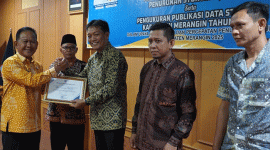 Foto : Khafid membuka rapat koordinasi Tim Pencegahan dan Percepatan Penurunan Stunting (TP3S) Kabupaten Merangin 2025 di Aula Depati Payung Bappeda, Kamis 23 Oktober 2025 (Dok : Diskominfo Merangin)