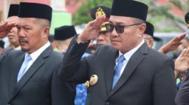 Foto : Wallikota Sungai Penuh,Alfin dan Buapti Kerinci Monadi Kompak Ziarah Ke Makam Pahlawan,Senin 10 November 2025 ( Sumber : Trendsatu)