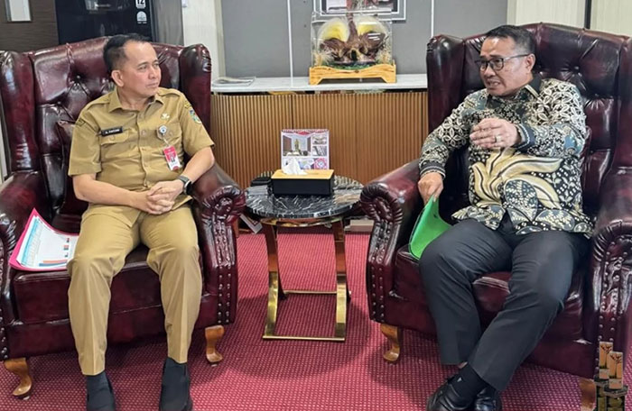 Foto : Wako Alfin Bertemu Dirjen Bina Keuangan Kemendagri (Sumber : Humas)