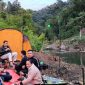 Foto : Bupati M.Syukur Camping di Jangkat (Sumber : Kominfo)