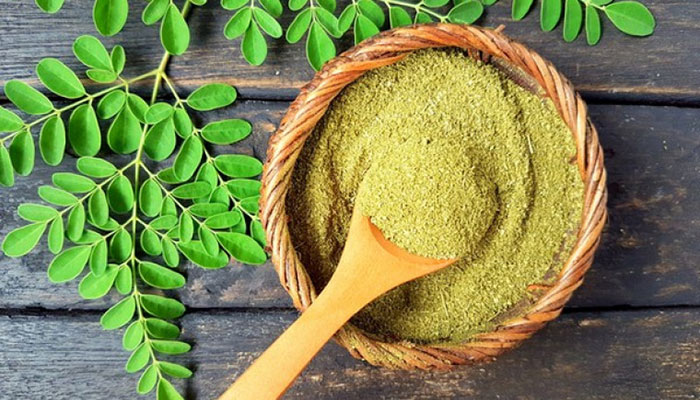 Foto : Daun Kelor dan Teh Dan kelor (Sumber : Istimewa)