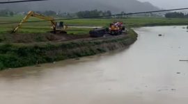 Foto : Debit Sungai Batang Merao Naik (trendsatu.com)