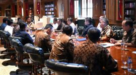 Foto : Presiden Prabowo Sedang Memimpin Rapat di Hambalang (Sumber : BPMI Setpres)