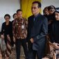 Foto : Sri Sultan Hamengkubuwono X saat melayat PB XIII. (Dok : Suara.com/Ari Welianto)