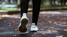 Foto : Ilustrasi Jalan Kaki (Sumber : Freepik)