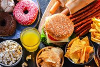 Foto : ilustrasi Makanan yang Jadi pantang Bagi Penderita Penyakit Jantung (Dok : istimewa)