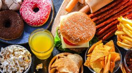 Foto : ilustrasi Makanan yang Jadi pantang Bagi Penderita Penyakit Jantung (Dok : istimewa)