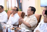 Foto : Presiden Prabowo Subianto memimpin rapat terbatas bersama para menteri Kabinet Merah Putih di Istana Merdeka, Rabu 5 Oktober 2025 (Dok : Seskab RI)