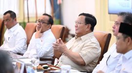 Foto : Presiden Prabowo Subianto memimpin rapat terbatas bersama para menteri Kabinet Merah Putih di Istana Merdeka, Rabu 5 Oktober 2025 (Dok : Seskab RI)