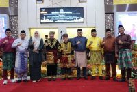 Foto : Foto : Tujuh Bupati Berfoto Dengan Gubernur Jambi Al Haris di Paripurna Hut Kota Sungai Penuh Ke 17 (Dok : Roli)