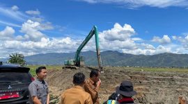 Foto : Wakil Walikota Sungai Penuh Pantau Normalisasi Sungai Batang Merao dan Sungai Bungkal