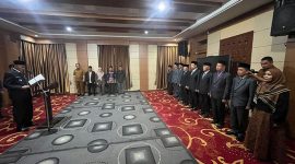 Azhar Hamzah melantik 9 pejabat Pemkot Sungai Penuh pada Selasa Malam 23 Desember 2025