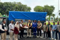 Bupati Merangin M.Syukur Serahkan Langsung Bantuan Kemanusian Untuk Sumbar