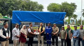 Bupati Merangin M.Syukur Serahkan Langsung Bantuan Kemanusian Untuk Sumbar