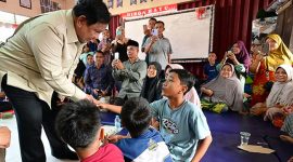 Presiden Prabowo melihat pembangunan hunian sementara bagi warga terdampak bencana di Agam