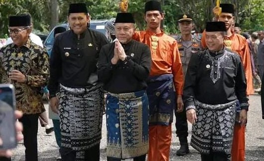 Menko Pangan Zulkifli Hasan bersama Bupati Merangin H M Syukur pada Paripurna HUT ke-76 Kabupaten Merangin