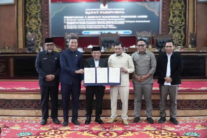 Paripurna Pengesahan 4 Ranperda Provinsi Jambi