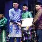 Sekda Merangin Zulhifni Menerima Sertifikat Parasasti Karang Berahi