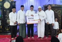 Wali Kota Alfin saat Safari Jumat di Masjid Raya Kota Sungai Penuh