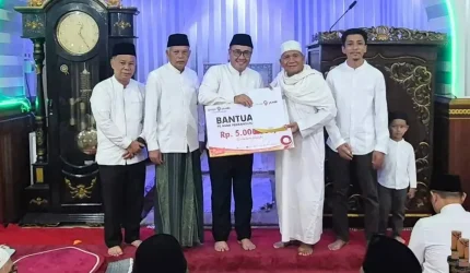 Wali Kota Alfin saat Safari Jumat di Masjid Raya Kota Sungai Penuh