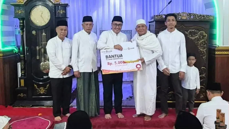 Wali Kota Alfin saat Safari Jumat di Masjid Raya Kota Sungai Penuh