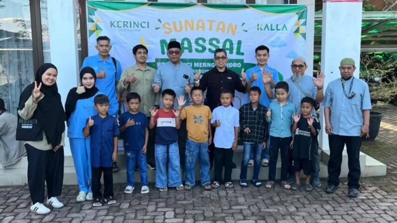 Khitan massal gratis PT Kerinci Merangin Hidro di kawasan PLTA Batang Merangin Kabupaten Kerinci.