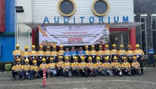 Siswa SMK mengikuti Lomba Kompetensi Siswa Teknik Alat Berat yang diselenggarakan PT United Tractors di empat provinsi Indonesia.