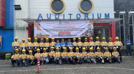 Siswa SMK mengikuti Lomba Kompetensi Siswa Teknik Alat Berat yang diselenggarakan PT United Tractors di empat provinsi Indonesia.