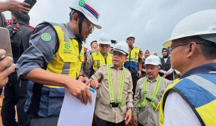 Bupati Kerinci bersama Gubernur Jambi Al Haris melakukan peletakan batu pertama pembangunan Gedung RSUD Kabupaten Kerinci pada Minggu 5 Juli 2026
