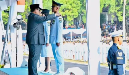 Presiden Prabowo Subianto melantik 1.204 Pamong Praja Muda Angkatan XXXIII IPDN Tahun 2026 di Kampus IPDN Jatinangor
