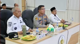Wakil Wali Kota Sungai Penuh Azhar Hamzah mengikuti Rakor Strategi Penanggulangan Geng Motor Provinsi Jambi secara virtual di Aula Polres Kerinci.